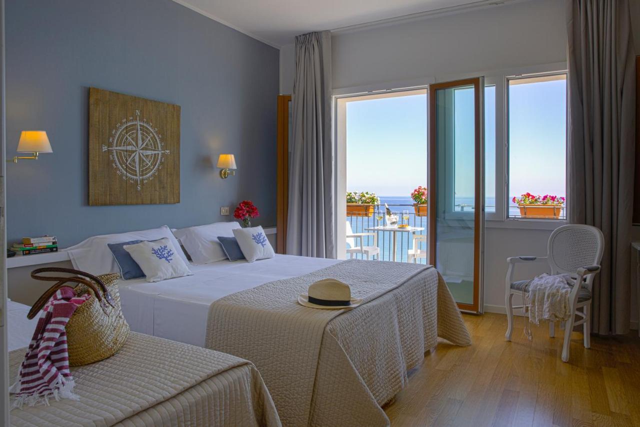 Triple Room with Balcony and Sea View,1216286089:JPEG