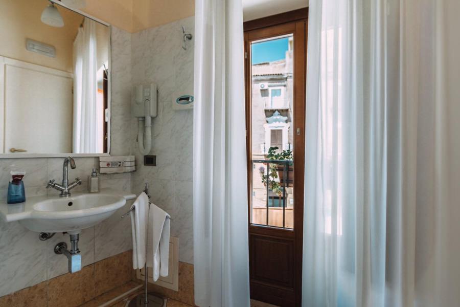 Double Room with Private Bathroom,1032465767:JPEG