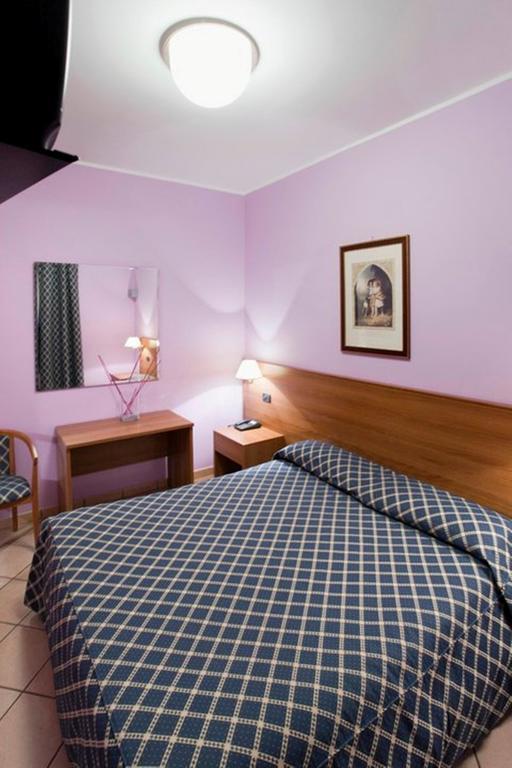 Double or Twin Room,703605250:JPEG