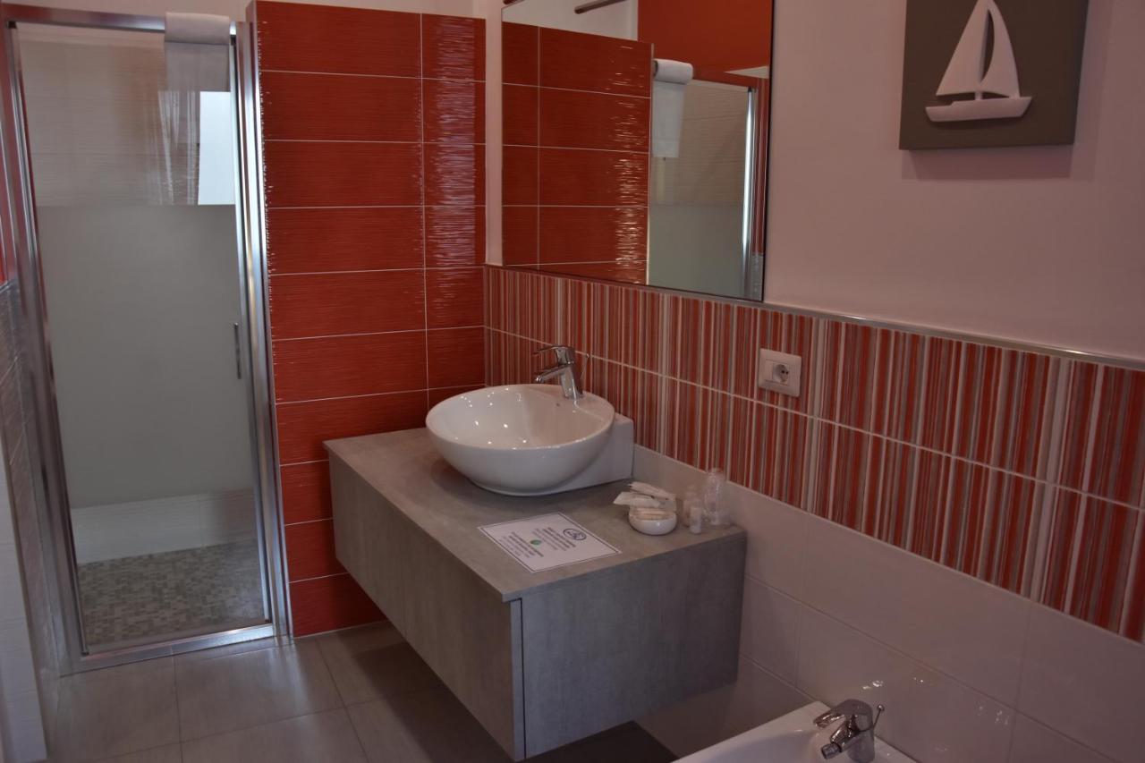 Triple Room Private Bathroom,1203565921:JPEG