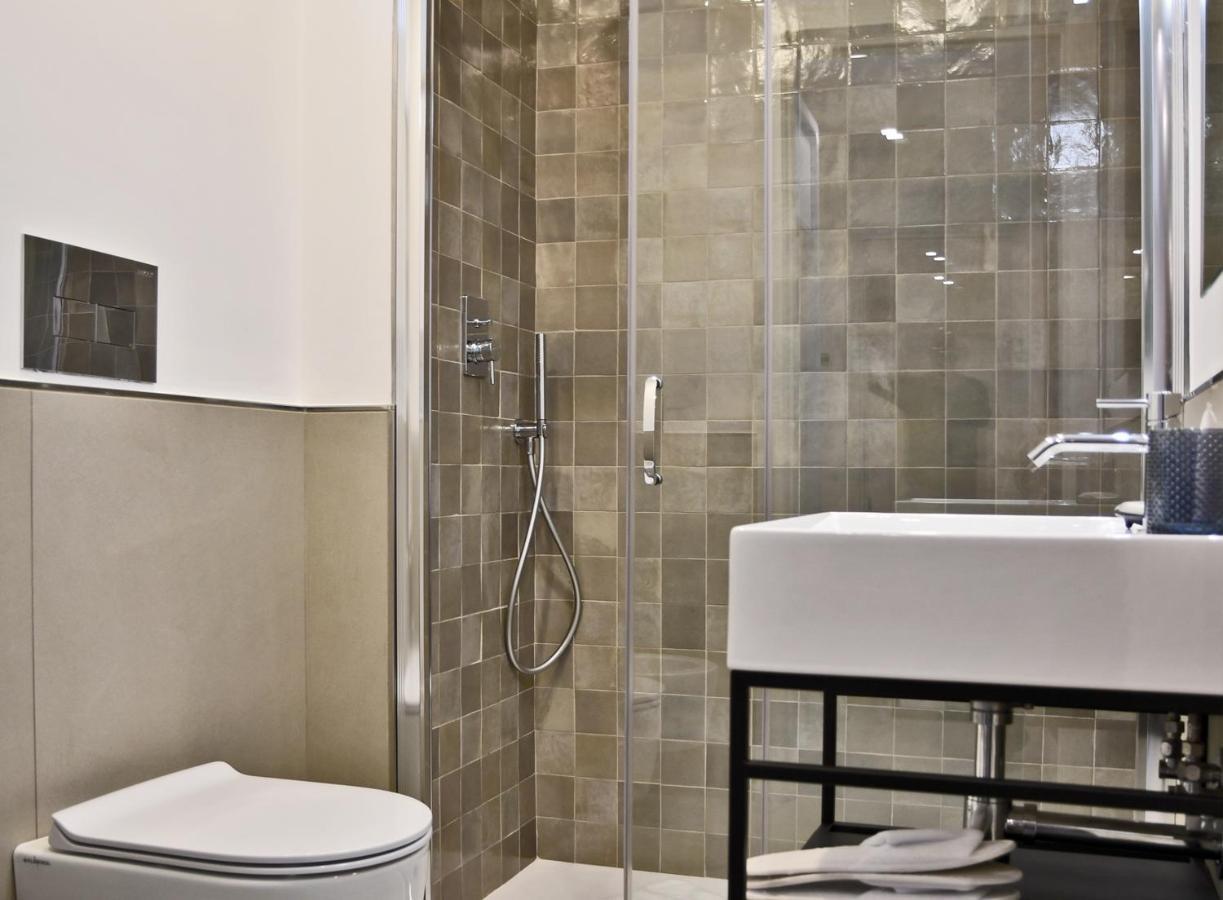 Deluxe Double Room with Balcony and Sea View,1229199337:JPEG