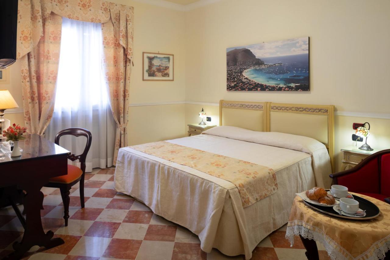 Chambre Double ou Lits Jumeaux - Vue sur Jardin