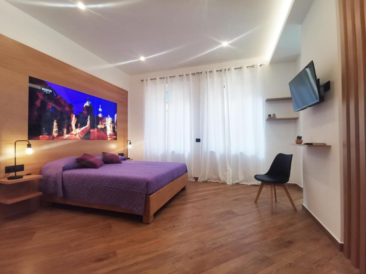 Deluxe Double Room with Bath,1296454687:JPEG