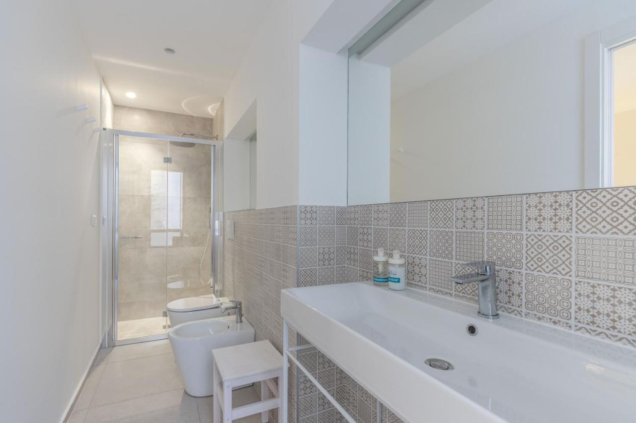 Deluxe Double Room with Balcony,1298324968:JPEG