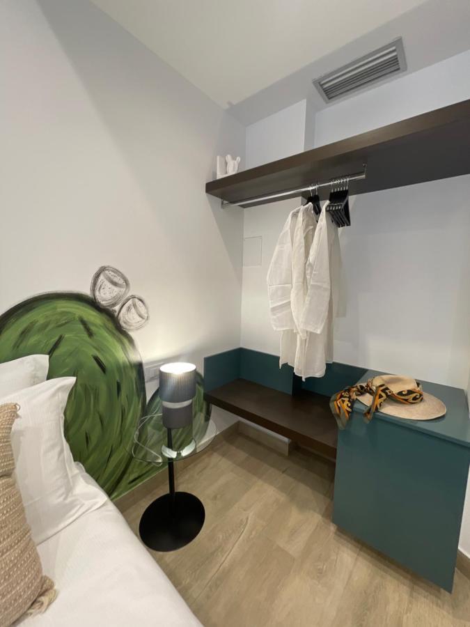 Deluxe Double Room with Balcony,1299348745:JPEG