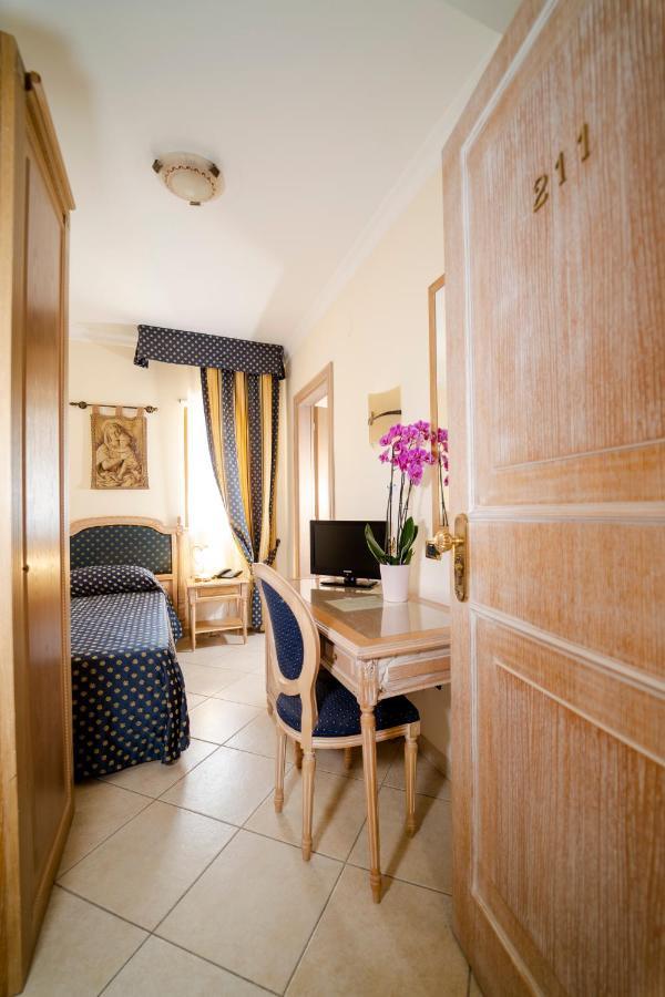 Small Single Room