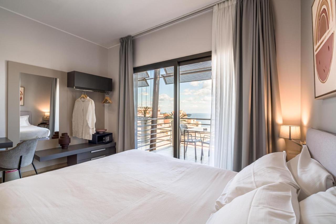 Habitación Doble Superior con balcón - vistas al mar