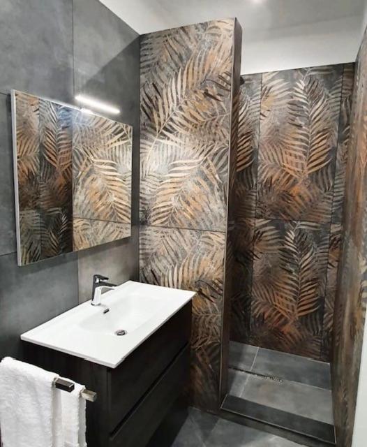 Double Room,1395052493:JPEG