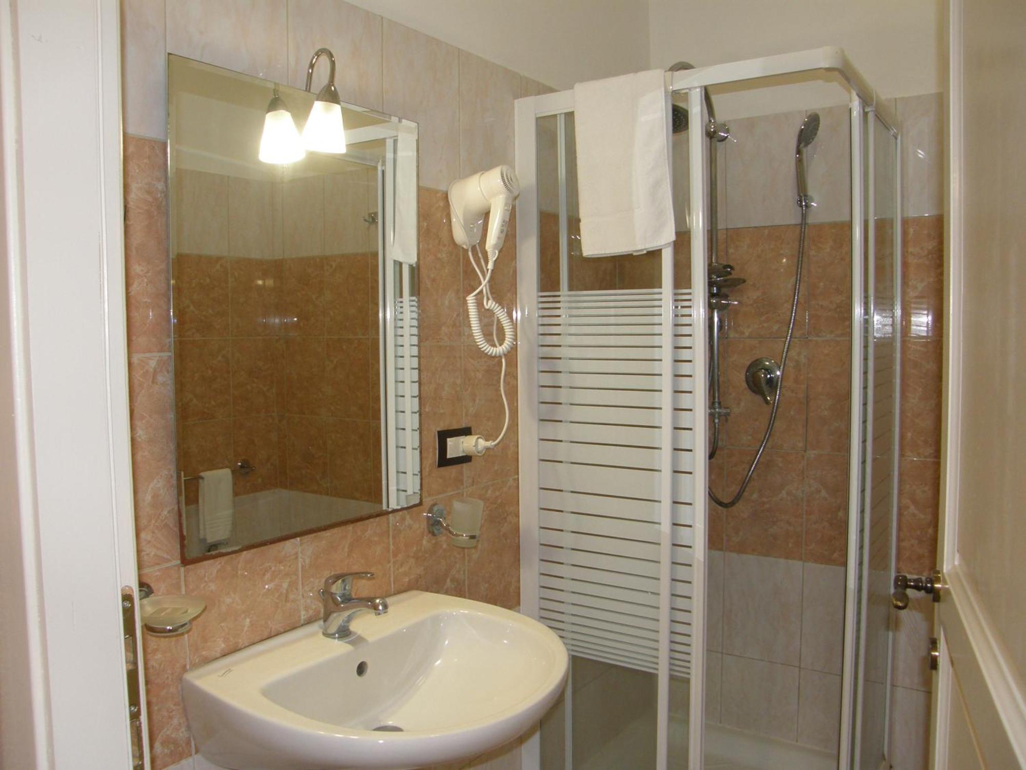 Eenpersoonskamer met Eigen Badkamer