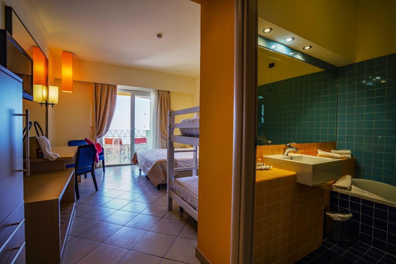 Comfort Quadruple Room,1499027278:JPEG