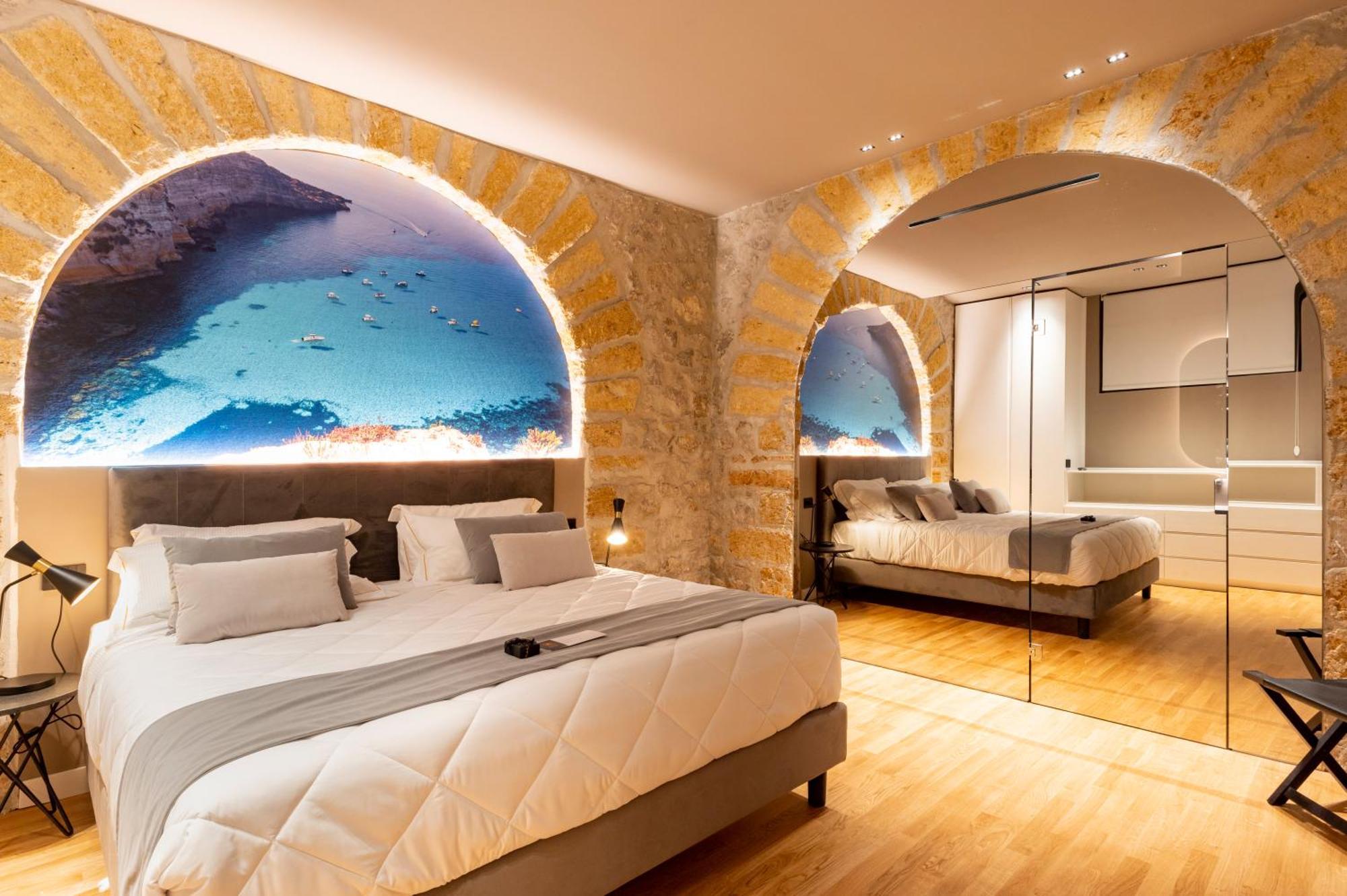 Deluxe Suite mit Whirlpool-Badewanne