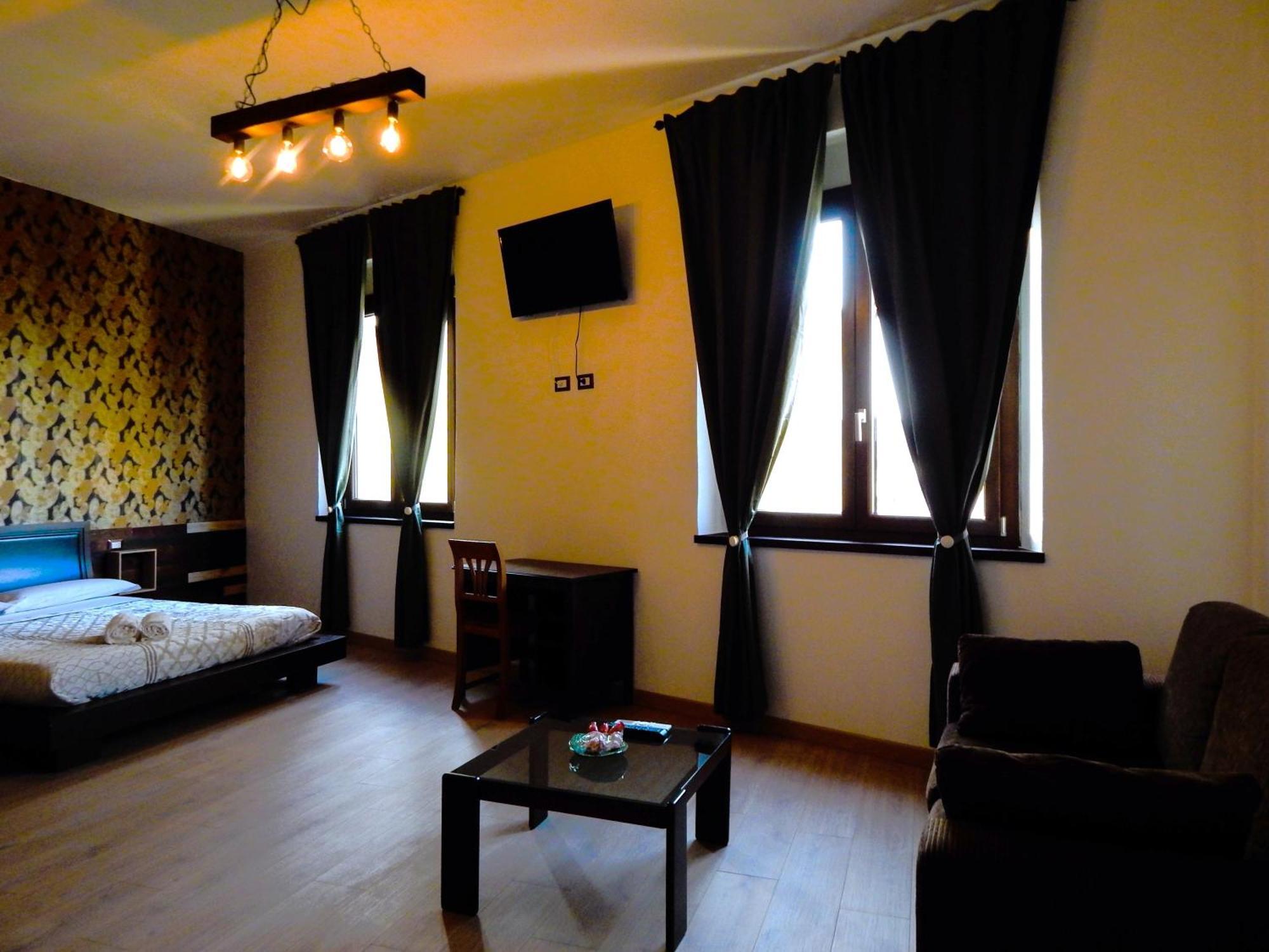 Deluxe Family Room,1542222421:JPEG