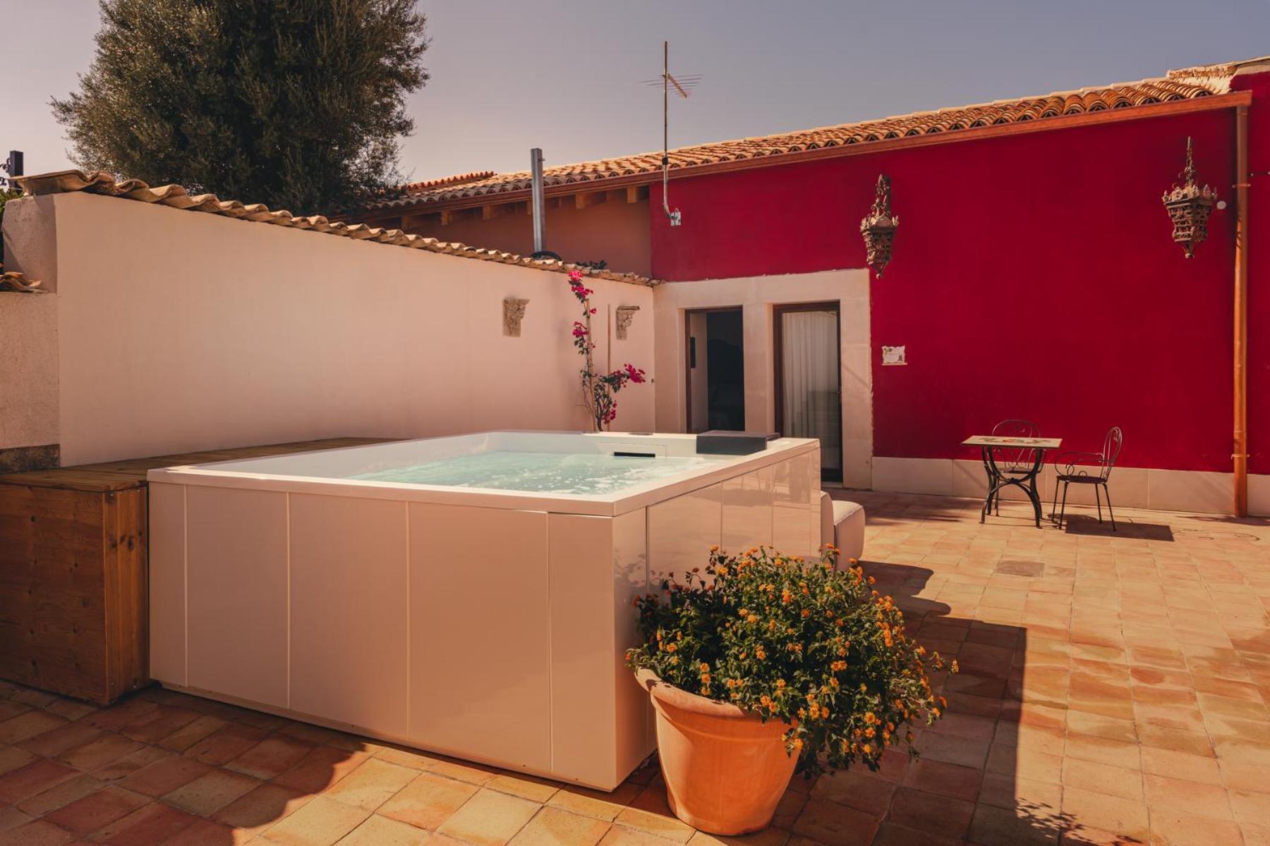 Suite with Spa Bath,1574686235:JPEG