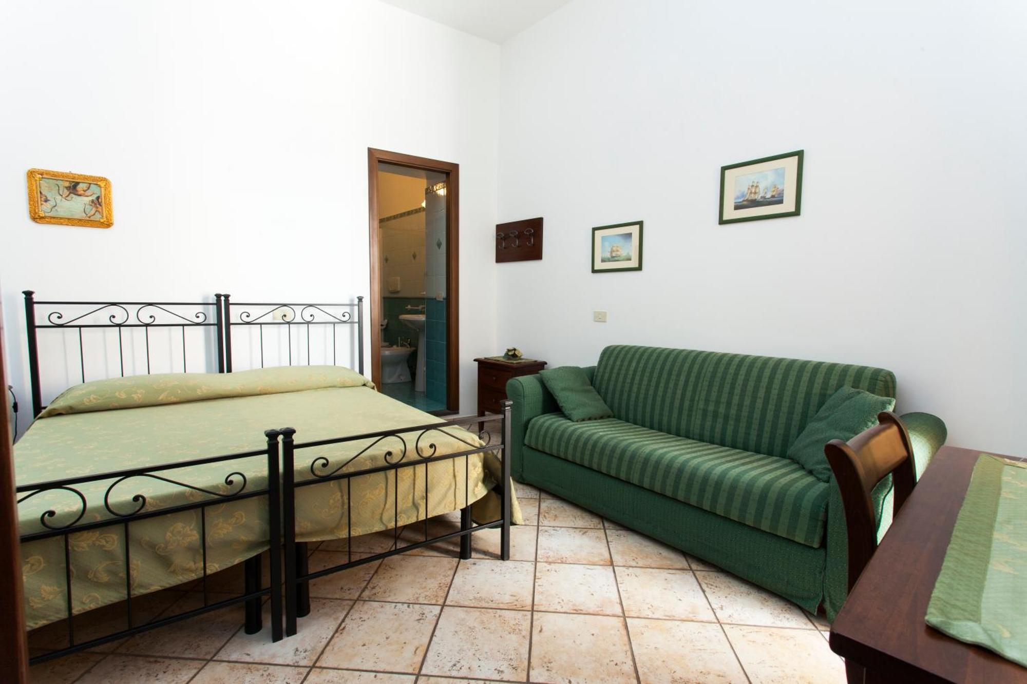 Apartment mit Balkon