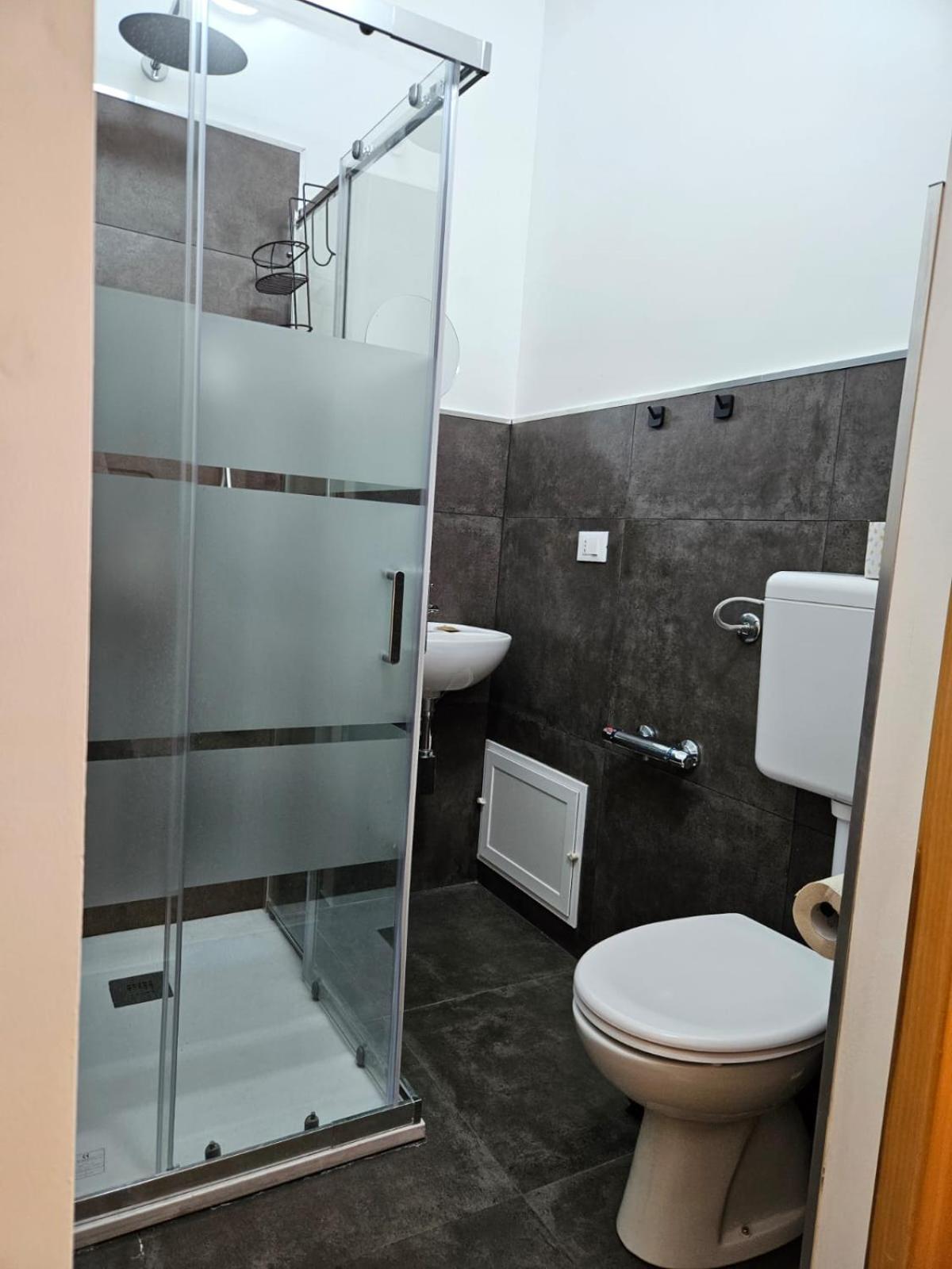 Double Room with Spa Bath,1598423436:JPEG