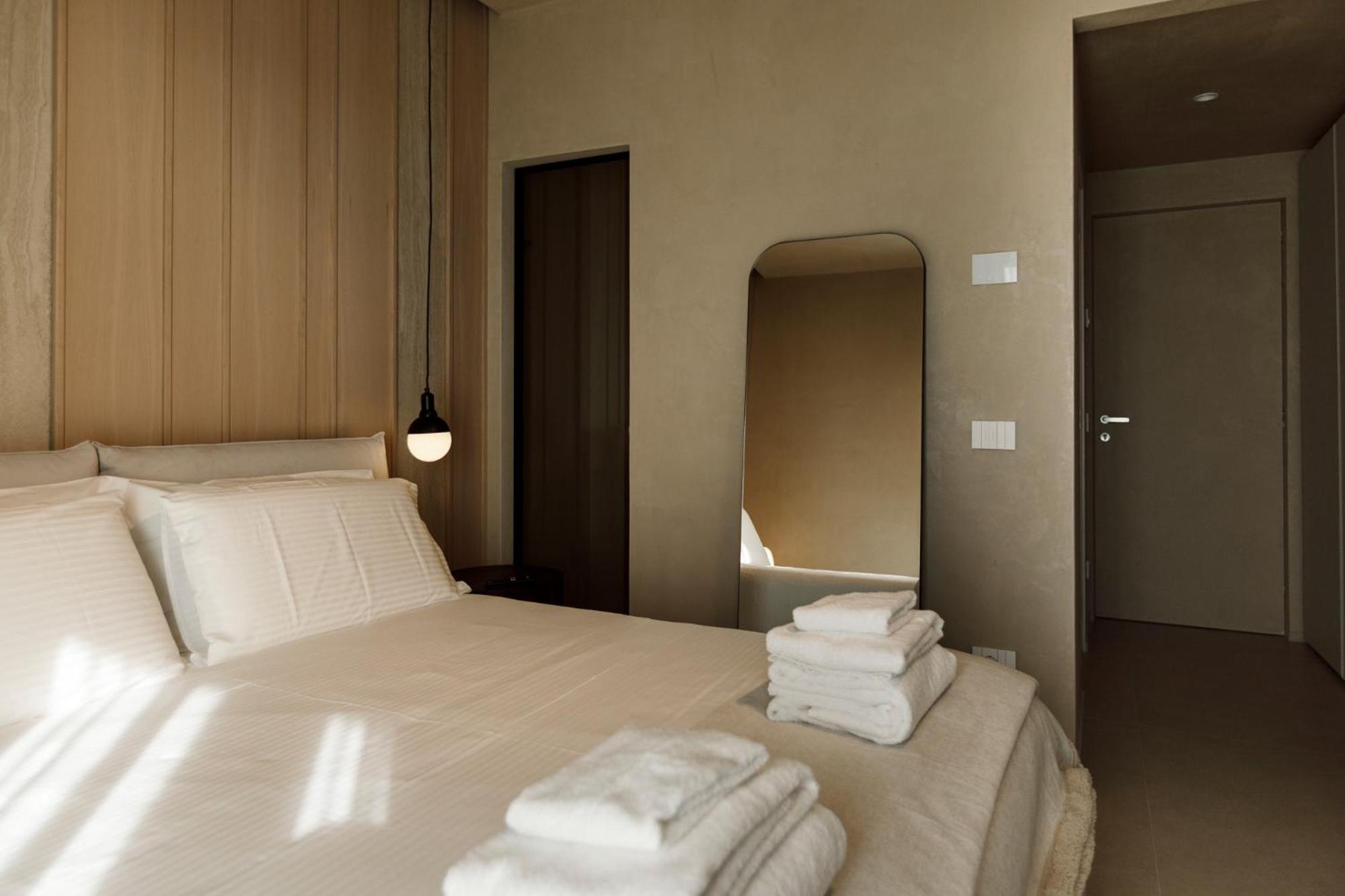 Deluxe Double Room with Balcony and Sea View,1632136169:JPEG