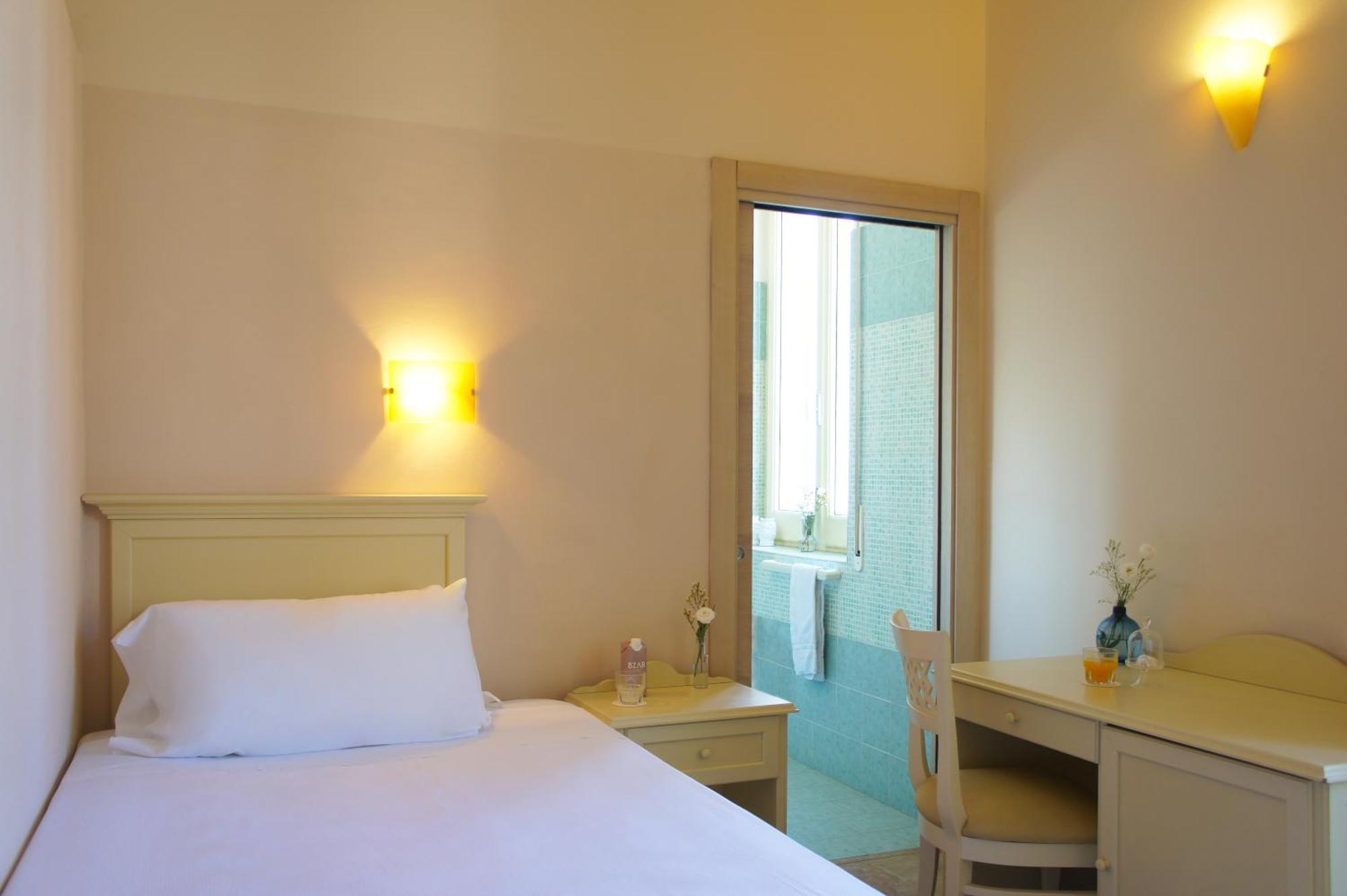 Single Room,1695762011:JPEG