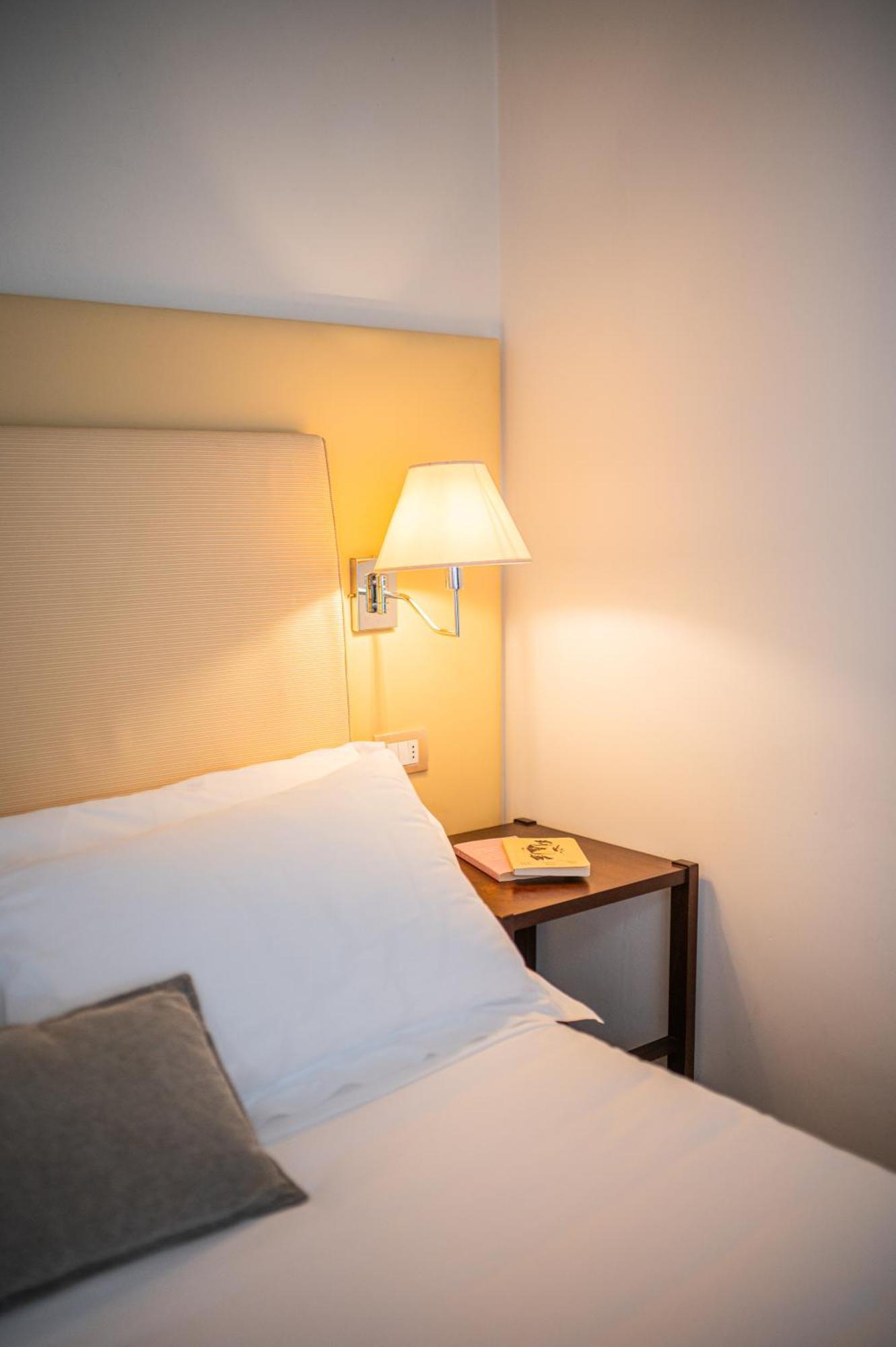 Small Double Room,1705300494:JPEG