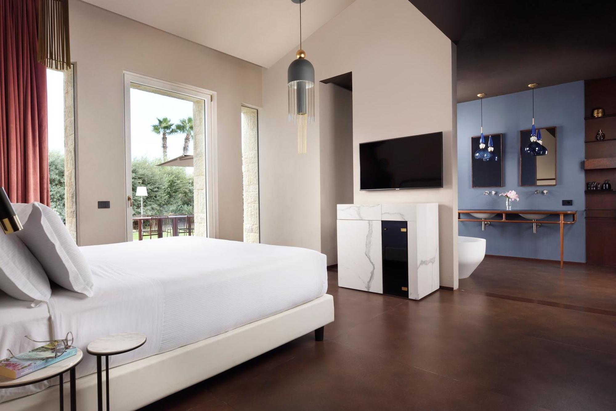 Suite with Private Pool,1742641594:JPEG