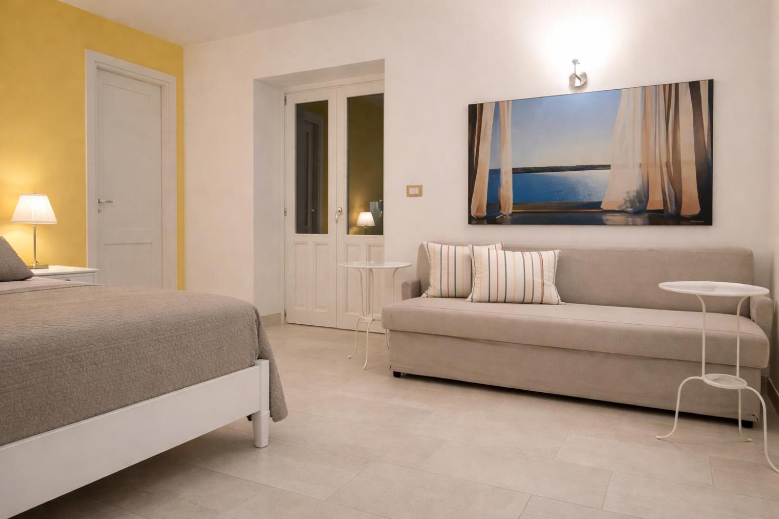 Deluxe Double Room with Balcony,1758594843:JPEG