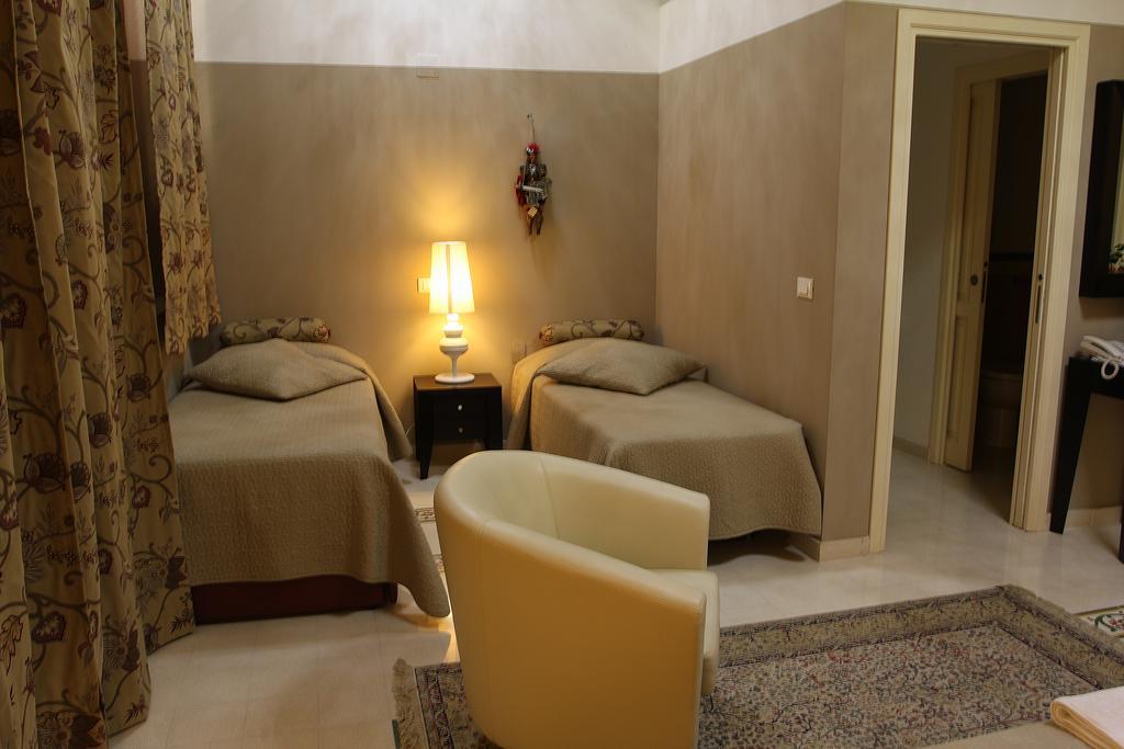 Dreibettzimmer