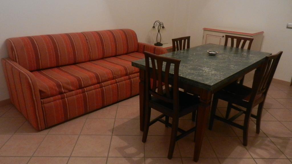 One-Bedroom Apartment - Disability Access,325751110:JPEG