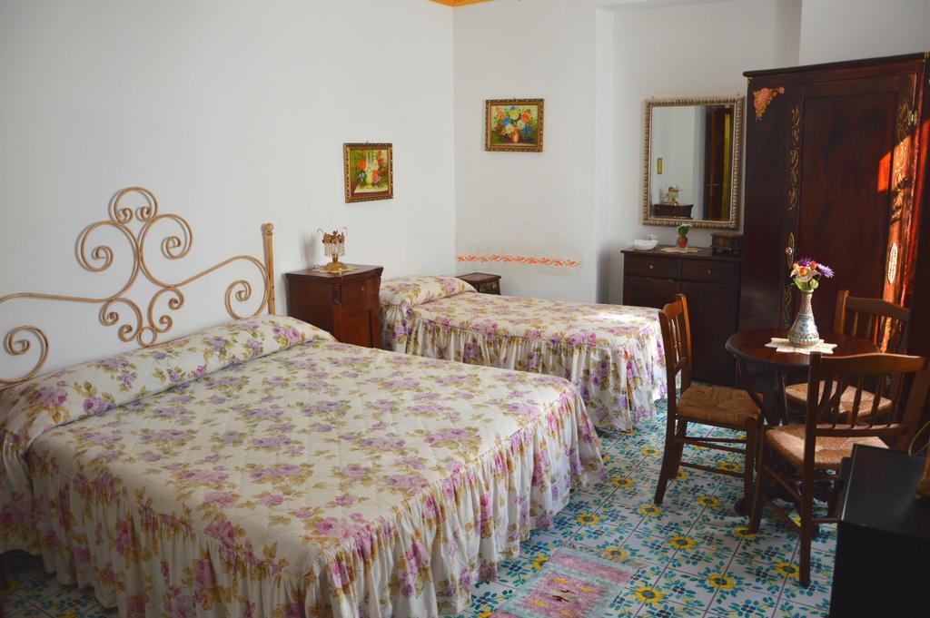 Triple Room,405642486:JPEG