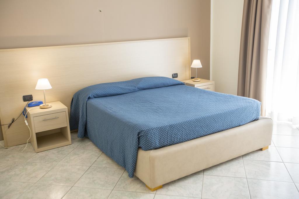 Room with Balcony and Pool View,705352735:JPEG