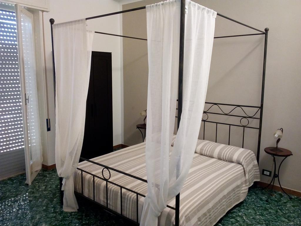 Dreibettzimmer mit Balkon