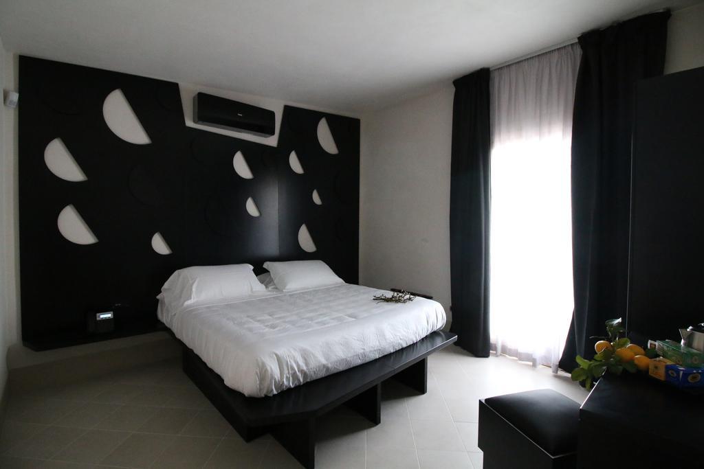 Deluxe Double or Twin Room with Pool View,695610195:JPEG