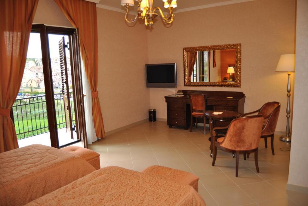 Double or Twin Room,49834167:JPEG