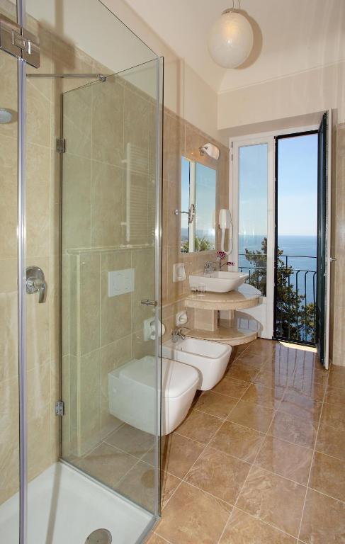 Chambre Double ou Lits Jumeaux - Vue sur Mer