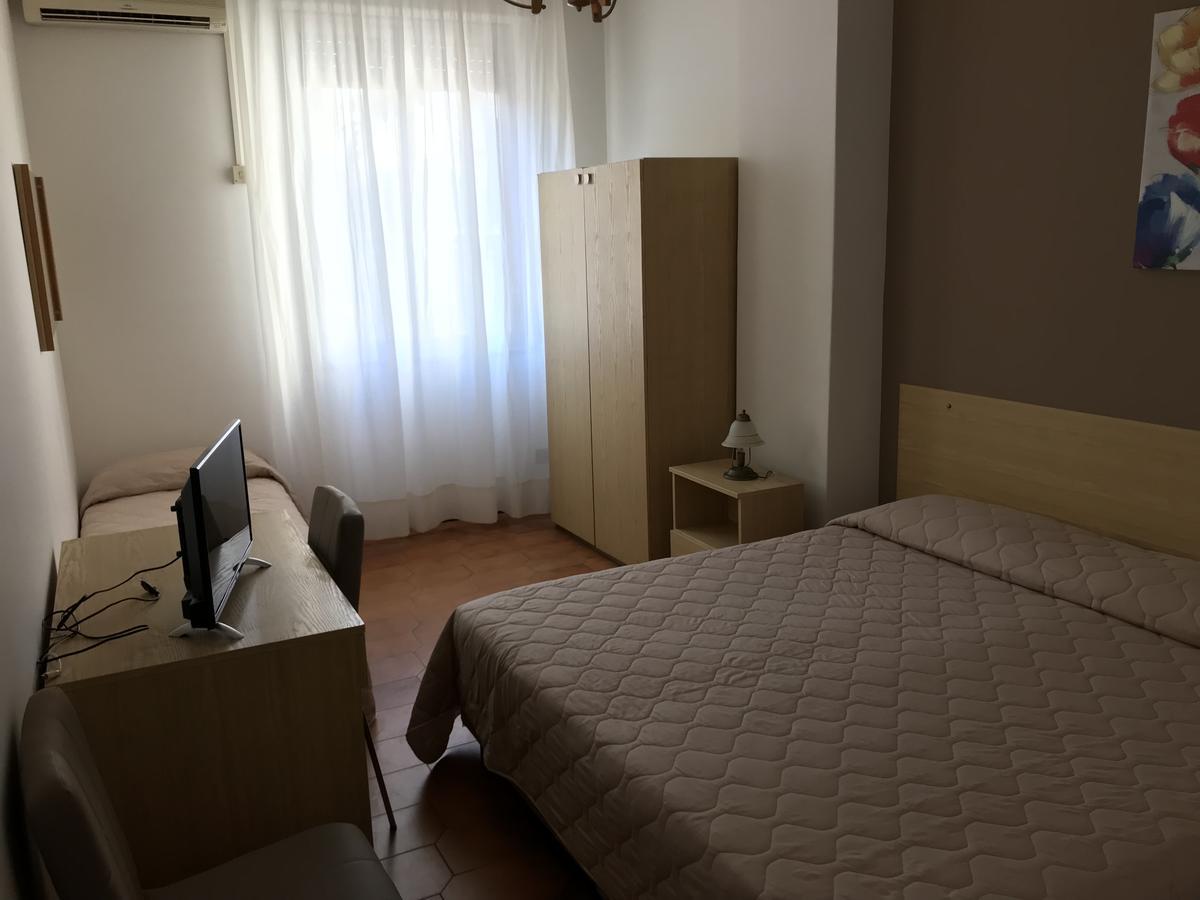 Economy Triple Room with Interior Patio View,630725097:JPEG