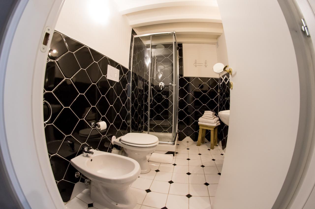 Camera Quadrupla