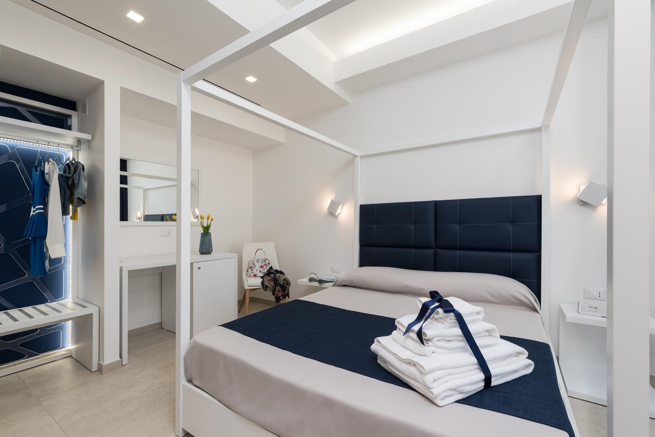 Double Room with Balcony,662840742:JPEG