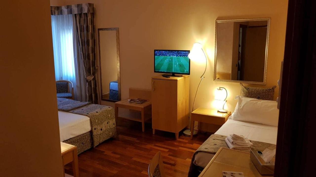 Deluxe Triple Room,1328231459:JPEG