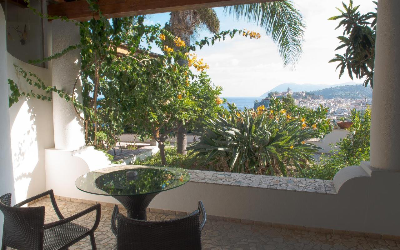 Classic Double Room with Partial Sea View,739240414:JPEG