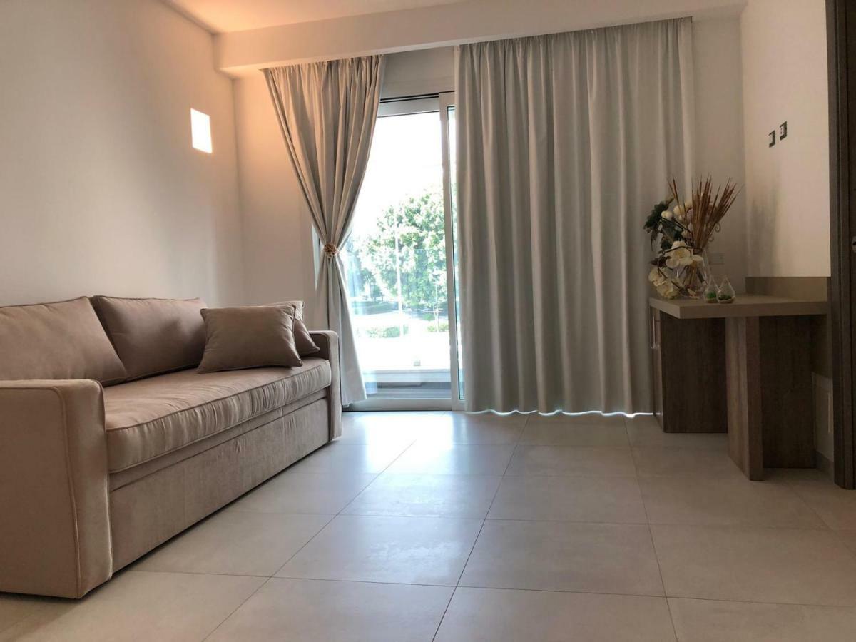 Triple Room,947444593:JPEG