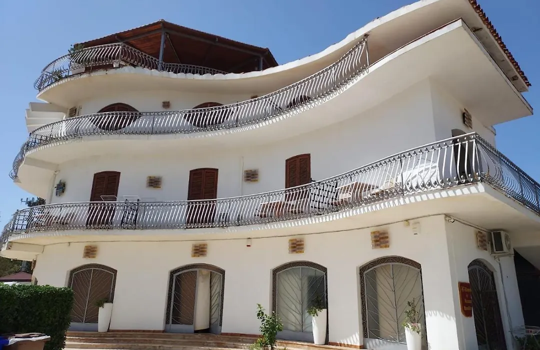 Arenella Beach Rooms-1