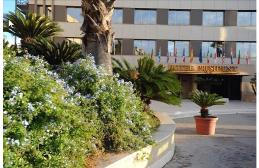 Hotel President-1