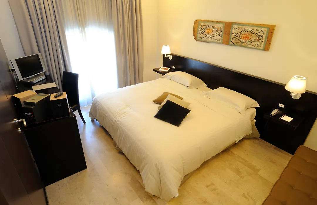 Ucciardhome Hotel-1