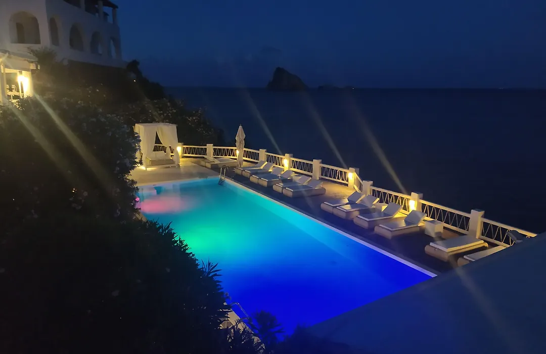 La Piazza Luxury Hotel & Spa-1