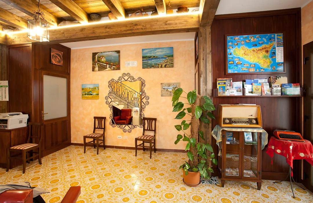 Kunesias B&B-1