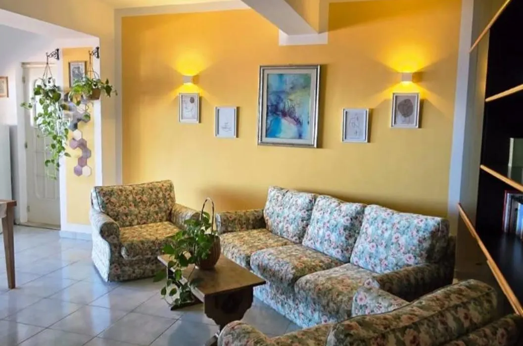 Mare Luna Casa-1