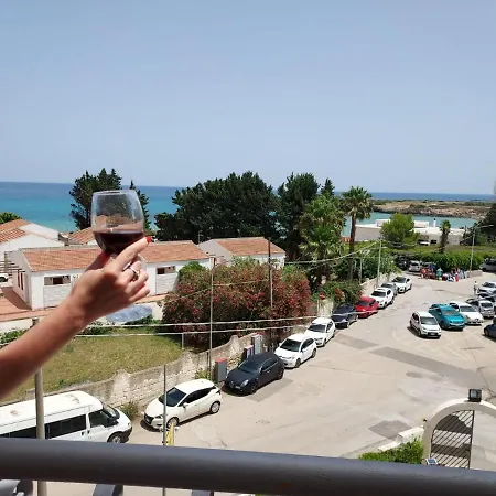 Arenella Beach Rooms-2