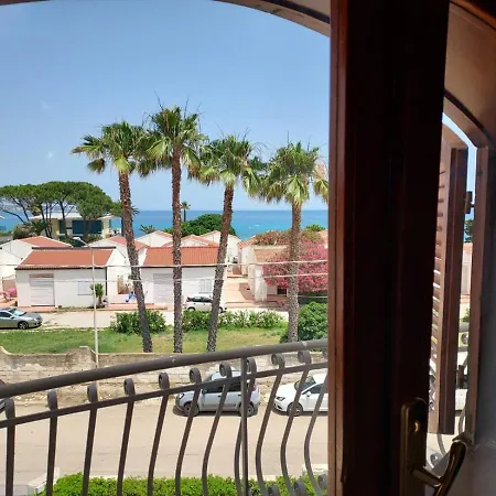 Arenella Beach Rooms-3