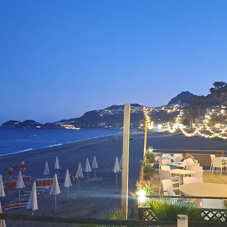 Maniel Beach Hotel-3