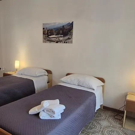 Porta Messina Rooms-2