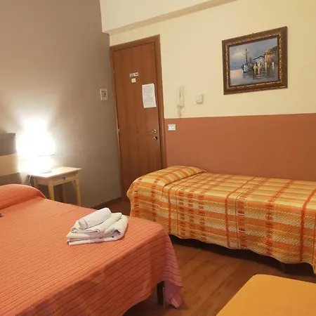 Bed & Breakfast Hostel H24-3