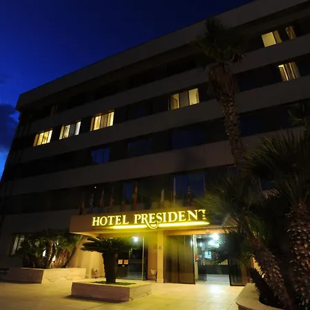Hotel President-2